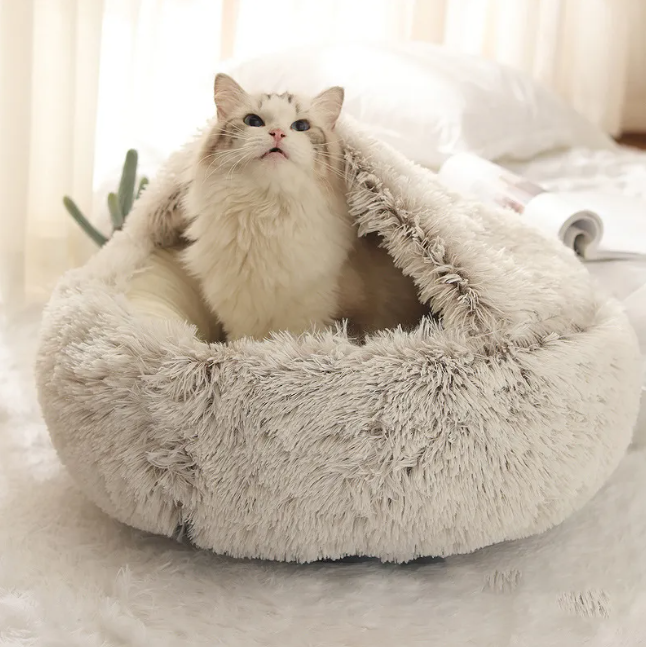 Plush Shell-Shaped Pet Bed